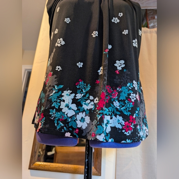 Elle Tops - Elle blouse-short sleeved women's blouse with floral print